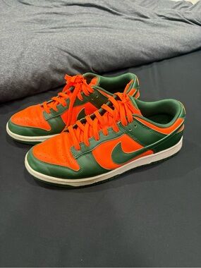Nike Men’s Low-Top Sneakers in Green and Orange